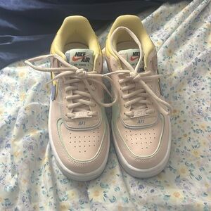 Womens 6 nike Air Forces